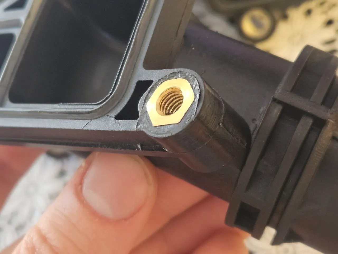 Flash around the brass insert on the new BMW pipe